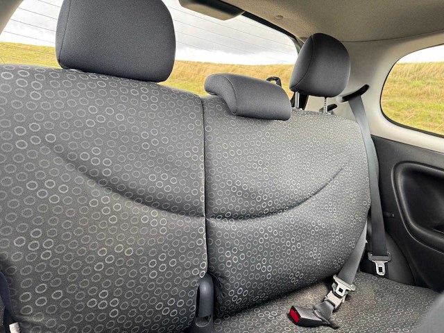 Toyota yaris 1.0 vvt-i 8-tgd-73 - afbeelding 9 van  16