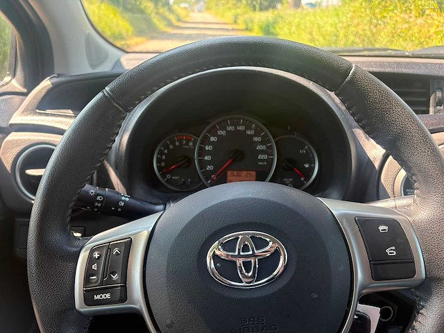 Toyota yaris 1.0 vvt-i aspiration ,25-xph-8 - afbeelding 2 van  11