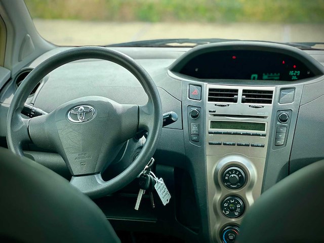 Toyota yaris 1.0 vvti acces , 94-nrf-4 - afbeelding 3 van  15