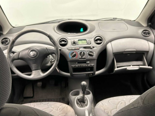 Toyota yaris 1.3-16v vvt-i luna 2000 | 94-gg-nz - afbeelding 9 van  12