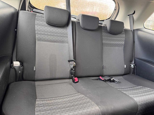 Toyota yaris 1.3 vvt-i aspiration; np-215-b - afbeelding 5 van  6