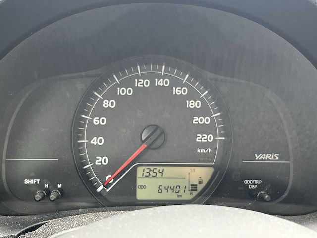 Toyota yaris 1.3 vvt-i now 2013 | 4-srf-36 - afbeelding 5 van  25