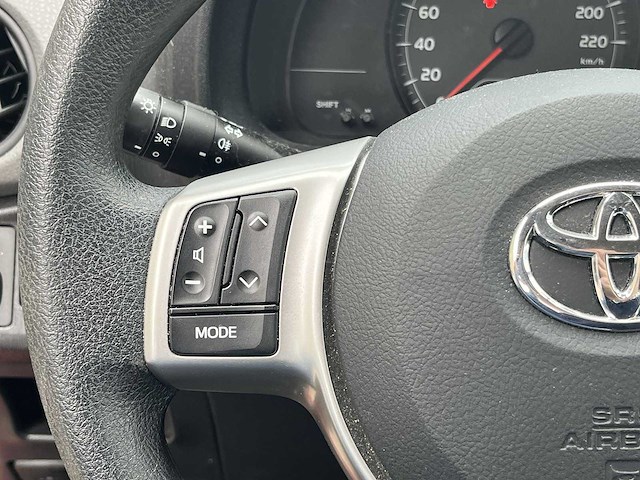Toyota yaris 1.3 vvt-i now 2013 | 4-srf-36 - afbeelding 8 van  25