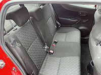 Toyota yaris 1.3 vvt-i now 2013 | 4-srf-36 - afbeelding 14 van  25