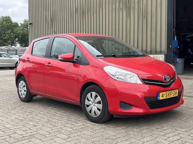 Toyota yaris 1.3 vvt-i now 2013 | 4-srf-36 - afbeelding 21 van  25