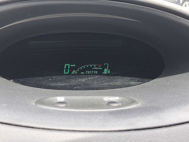 Toyota yaris 1.3 vvt-i terra car 2003 | 73-nh-hl - afbeelding 5 van  25