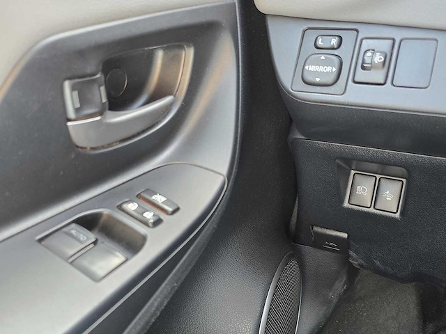 Toyota yaris 1.3 vvt-i trend 2016 | js-383-s - afbeelding 19 van  26