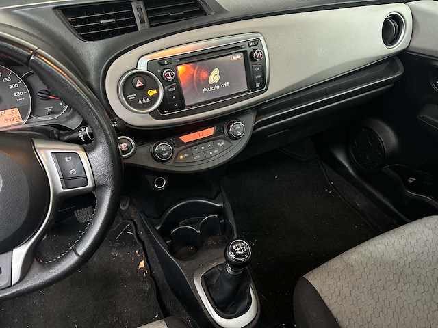 Toyota yaris 1.3 vvti aspiration 2011 98pk, rb-304-d - afbeelding 14 van  28