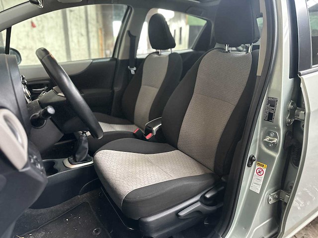Toyota yaris 1.3 vvti aspiration 2011 98pk, rb-304-d - afbeelding 17 van  28