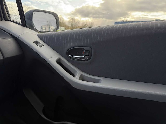 Toyota yaris 1.3 vvti aspiration, 80-jxv-1 - afbeelding 16 van  19