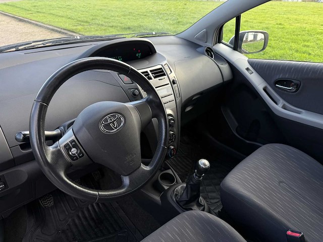 Toyota yaris 1.3 vvti aspiration, 80-jxv-1 - afbeelding 8 van  19