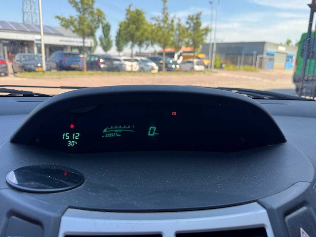 Toyota yaris 1.3 vvti luna 61-zbz-5 - afbeelding 2 van  13