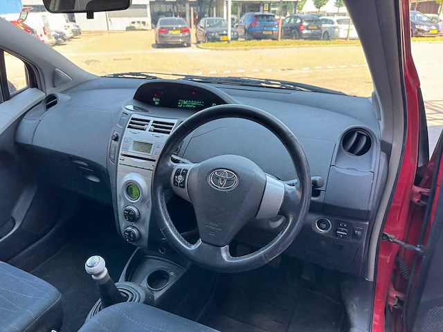 Toyota yaris 1.3 vvti luna 61-zbz-5 - afbeelding 10 van  13