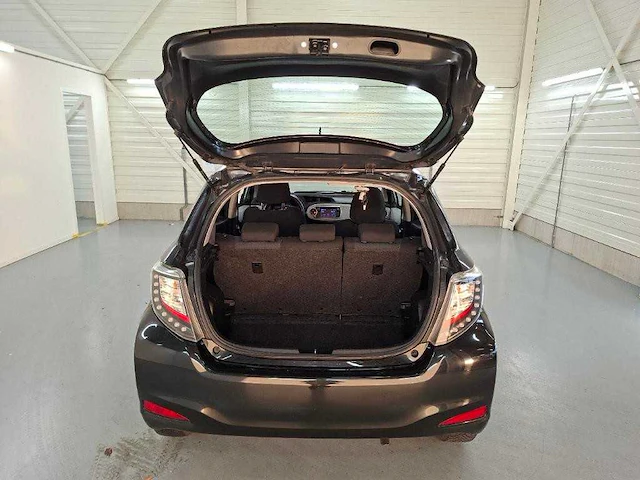 Toyota yaris 1.5 full hybrid aspiration 2014 | 8-tgn-70 - afbeelding 10 van  19