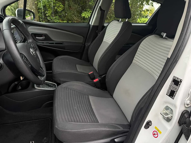 Toyota yaris 1.5 hyb. active * h-787-bz - afbeelding 10 van  13
