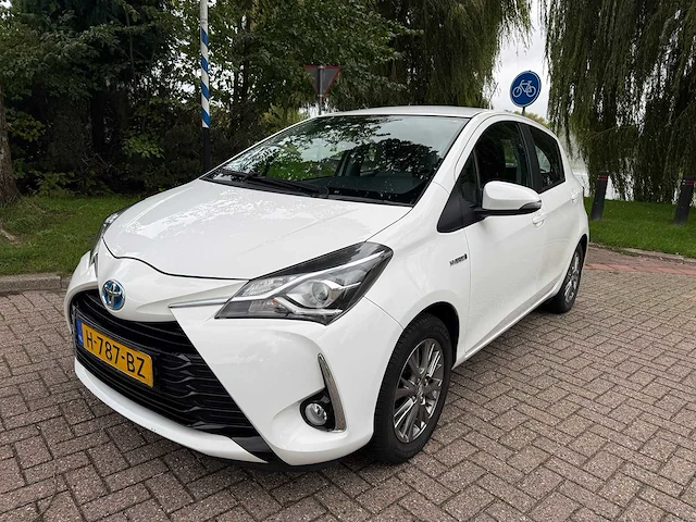 Toyota yaris 1.5 hyb. active * h-787-bz - afbeelding 1 van  19