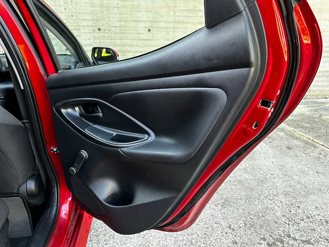 Toyota yaris 1.5 hybrid active 116pk 2021 (origineel-nl + 1e eigenaar), n-181-gp - afbeelding 33 van  64