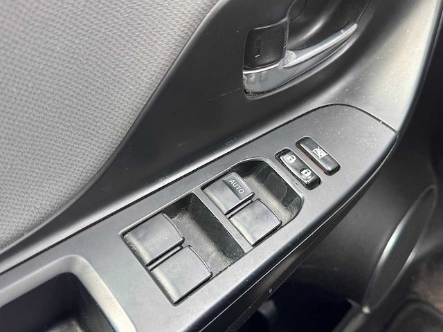 Toyota yaris 1.5 hybrid dynamic automaat, xf-061-t - afbeelding 14 van  16