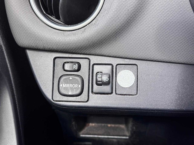 Toyota yaris 1.5 hybrid dynamic automaat, xf-061-t - afbeelding 3 van  12
