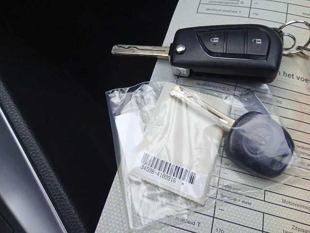 Toyota yaris cross 1.5 hybrid 2wd business edition 2023 | 26-78-40 - afbeelding 7 van  18