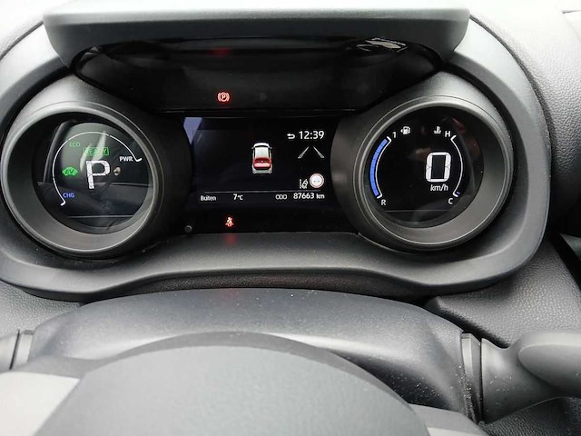 Toyota yaris cross 1.5 hybrid 2wd business edition 2023 | 26-78-40 - afbeelding 9 van  16