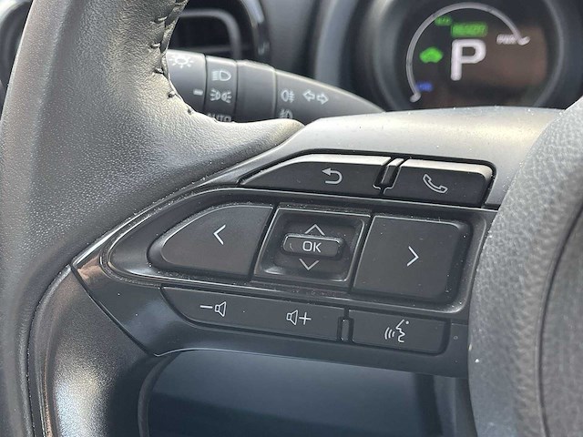 Toyota yaris cross 1.5 hybrid 2wd business edition 2023 | 26-78-75 - afbeelding 2 van  31