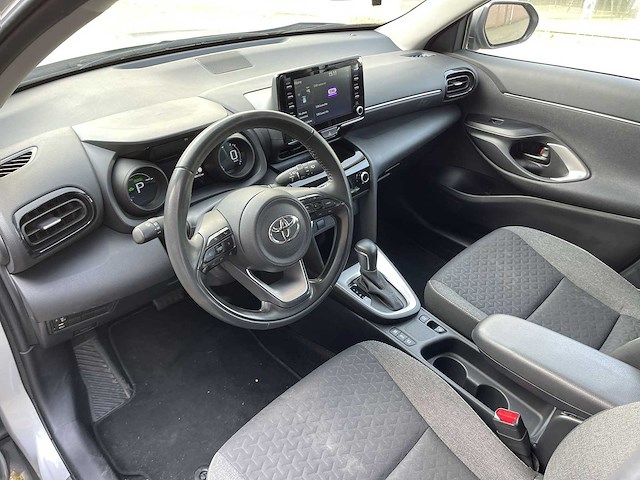 Toyota yaris cross 1.5 hybrid 2wd business edition 2023 | 26-78-75 - afbeelding 6 van  31
