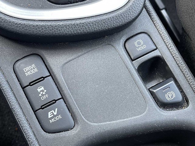 Toyota yaris cross 1.5 hybrid 2wd business edition 2023 | 26-78-75 - afbeelding 21 van  31