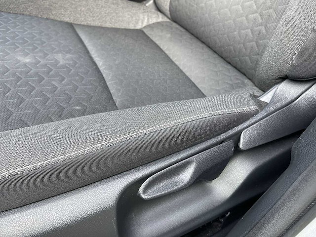 Toyota yaris cross 1.5 hybrid 2wd business edition 2023 | 26-78-75 - afbeelding 7 van  18