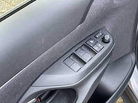 Toyota yaris cross 1.5 hybrid 2wd business edition 2023 | 26-78-75 - afbeelding 9 van  18