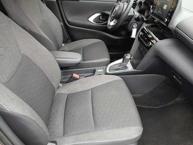 Toyota yaris cross 1.5 hybrid 2wd business edition 2023 | 26-92-69 - afbeelding 9 van  18