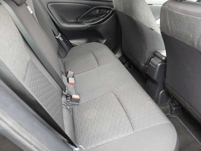Toyota yaris cross 1.5 hybrid 2wd business edition 2023 | 26-92-69 - afbeelding 15 van  18