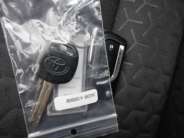 Toyota yaris cross 1.5 hybrid 2wd business edition 2023 | 26-92-69 - afbeelding 3 van  18