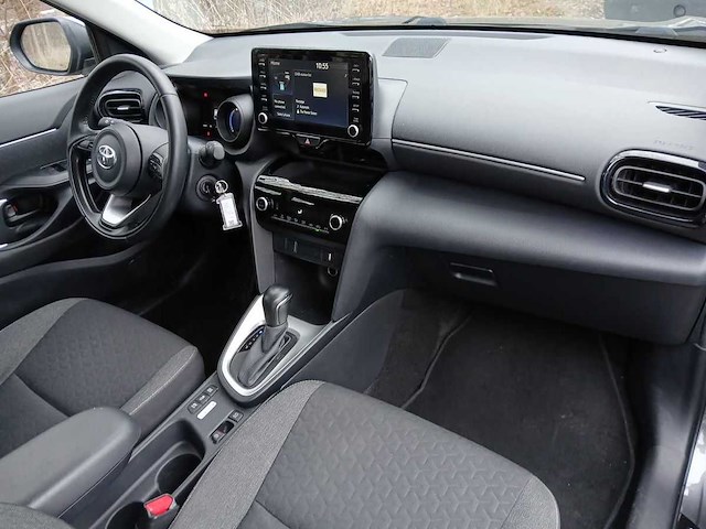 Toyota yaris cross 1.5 hybrid 2wd business edition 2023 | 26-92-69 - afbeelding 17 van  18