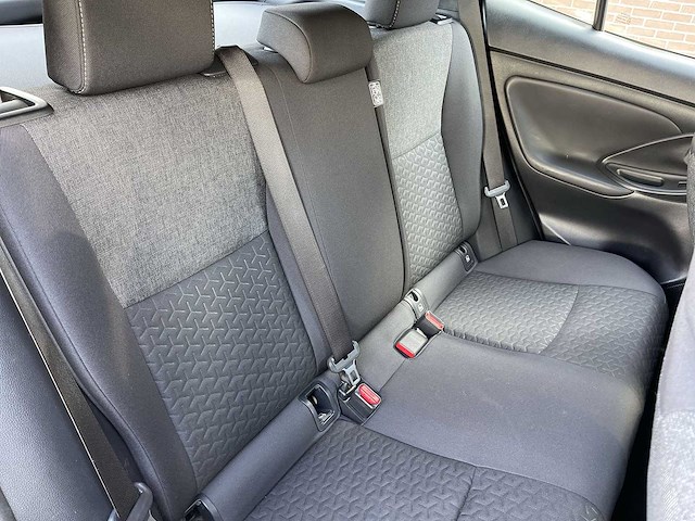 Toyota yaris cross 1.5 hybrid dynamic 2023 | 20-20-64 - afbeelding 8 van  27
