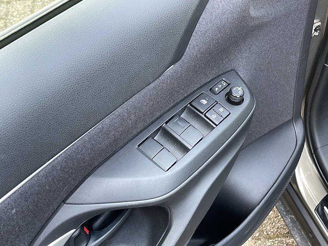 Toyota yaris cross 1.5 hybrid dynamic 2023 | 20-20-64 - afbeelding 15 van  27