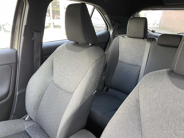 Toyota yaris cross 1.5 hybrid dynamic 2023 | 20-20-64 - afbeelding 17 van  27