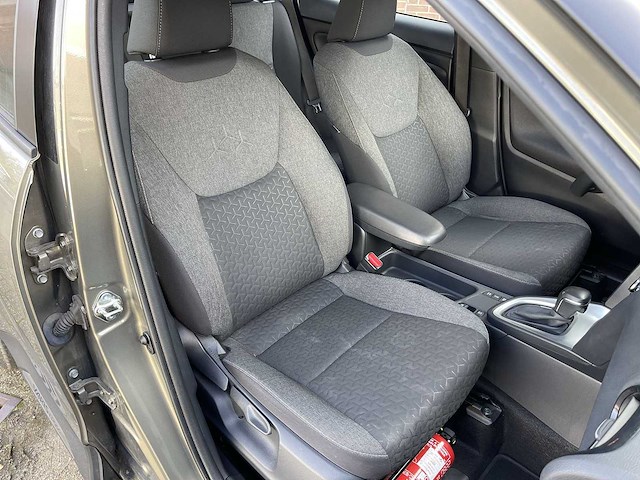 Toyota yaris cross 1.5 hybrid dynamic 2023 | 20-20-64 - afbeelding 21 van  27