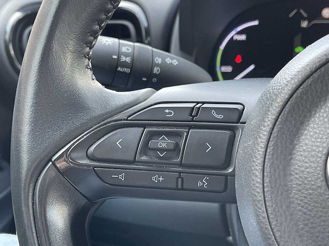 Toyota yaris cross 1.5 hybrid dynamic 2023 | 20-20-64 - afbeelding 30 van  32