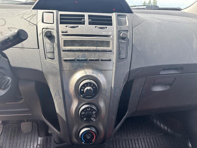Toyota yaris van 1.0i vvt-i natura,2011 - afbeelding 7 van  32
