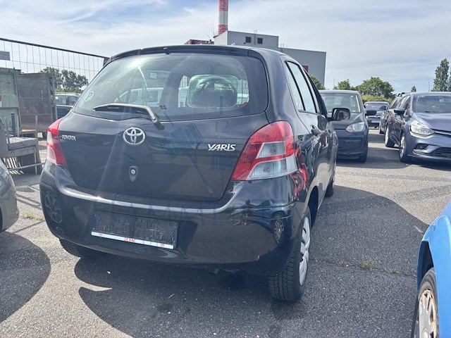 Toyota yaris van 1.0i vvt-i natura,2011 - afbeelding 28 van  32