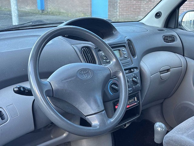 Toyota yaris verso 1.5-16v vvt-i sol 2001 | 33-gn-fs - afbeelding 19 van  22