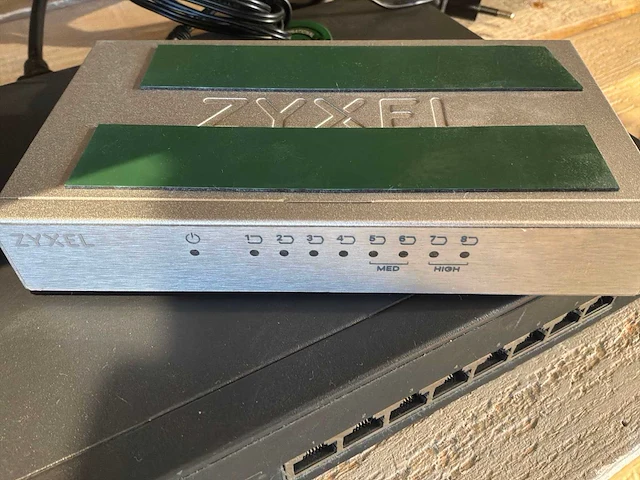 Tp link / 3com / netgear /zyxel wifi, router & switch - afbeelding 10 van  10