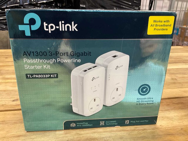 Tp link av1300 3-port gigabit passthrough powerline starter kit - afbeelding 1 van  2
