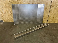 Traanplaat aluminium 150x102x0,4cm goot 165x17,5x10,5cm - afbeelding 1 van  3