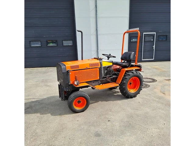 Tractor, agria, 4900, oranje, 1965 - afbeelding 1 van  31