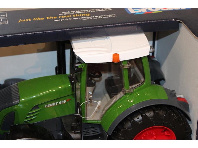Tractor bruder type fendt 936. - afbeelding 2 van  2
