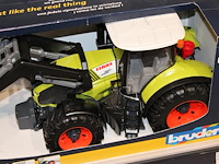 Tractor bruder type klaas 950, hooibalen bruder, twee sets. - afbeelding 2 van  2