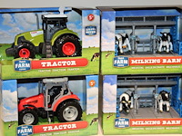 Tractor en milking barn dutch farm serie, zes stuks. - afbeelding 2 van  2
