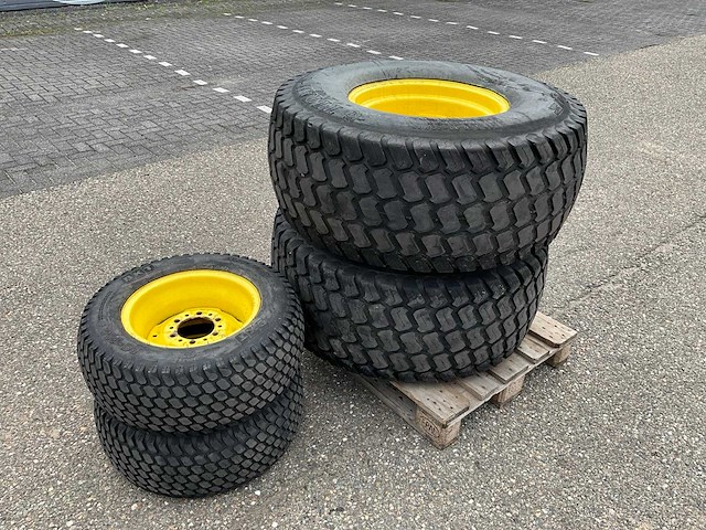 Tractor gazonbanden set - afbeelding 1 van  11